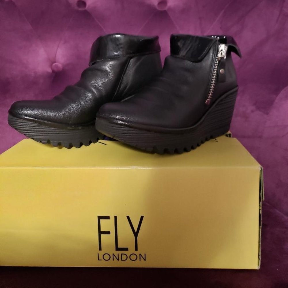 Fly London Leather Wedge Ankle Boots Yoxi755 black